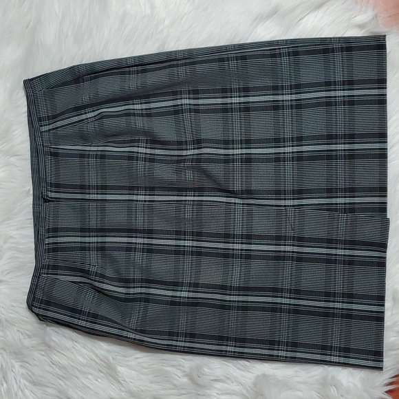 Plaid Skirt outfit - Picture 7 of 8